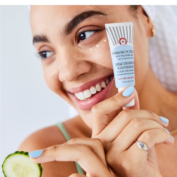 NEW FULL SIZE FIRST AID BEAUTY HYDRATING EYE CREAM WITH HYALURONIC ACID 15 ml - Picture 5 of 8